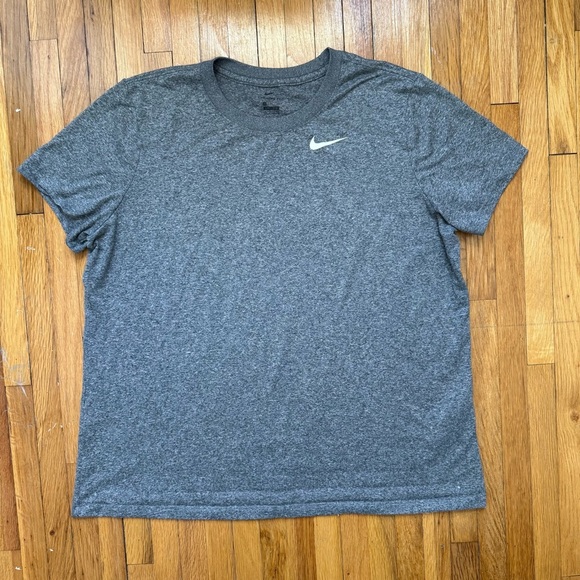 Nike Dri-Fit Grey Short Sleeve Tee Shirt Men’s Size XL Athletic Wear - Picture 1 of 9